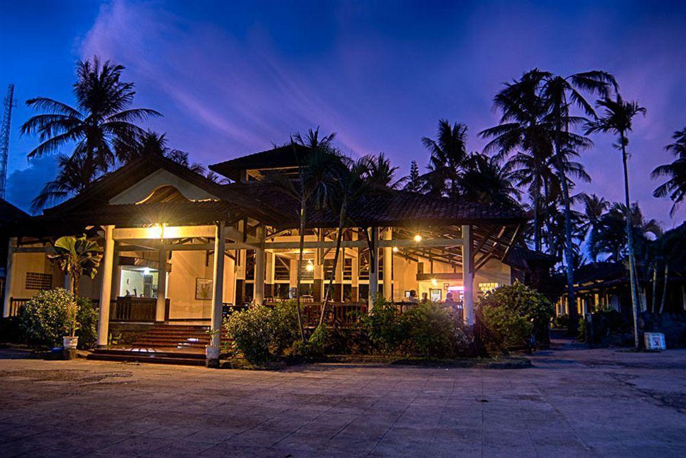 Kuta Indah Hotel Экстерьер фото