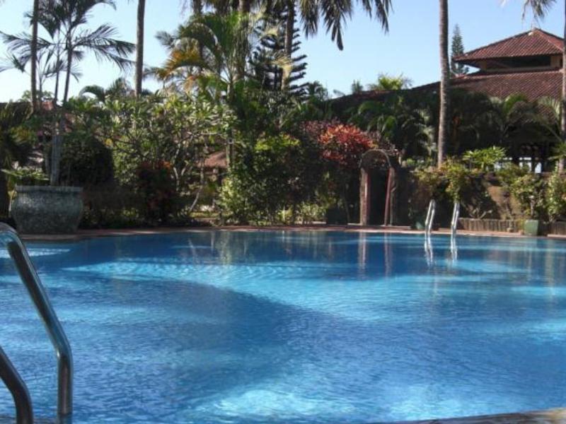 Kuta Indah Hotel Экстерьер фото