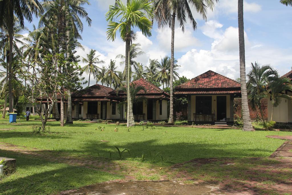 Kuta Indah Hotel Экстерьер фото