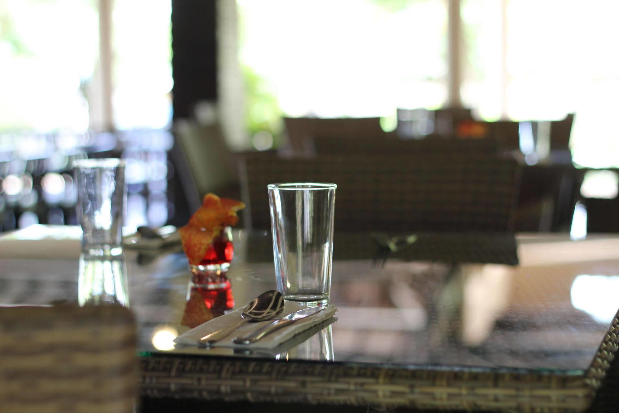 Kuta Indah Hotel Экстерьер фото
