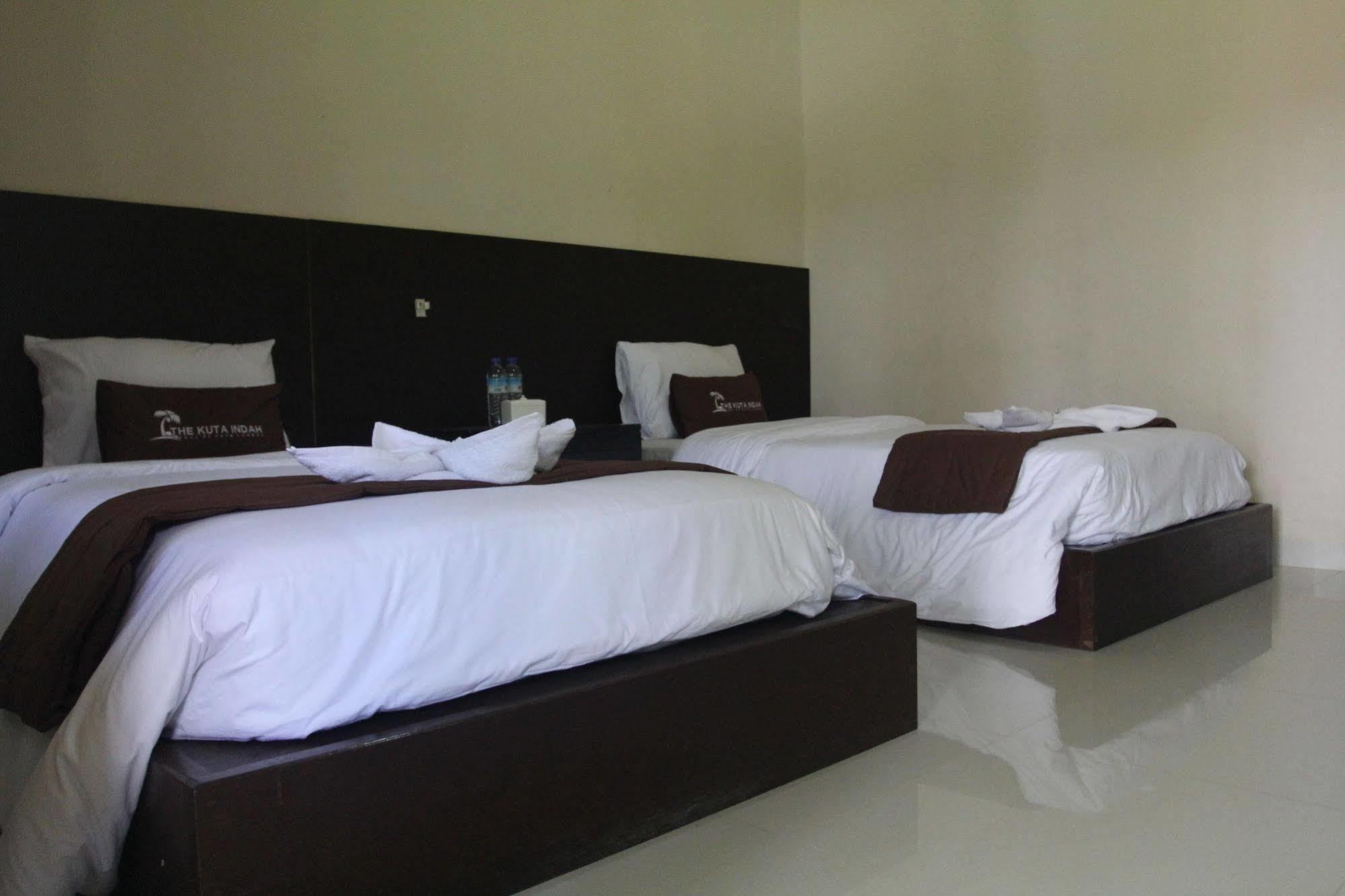 Kuta Indah Hotel Экстерьер фото