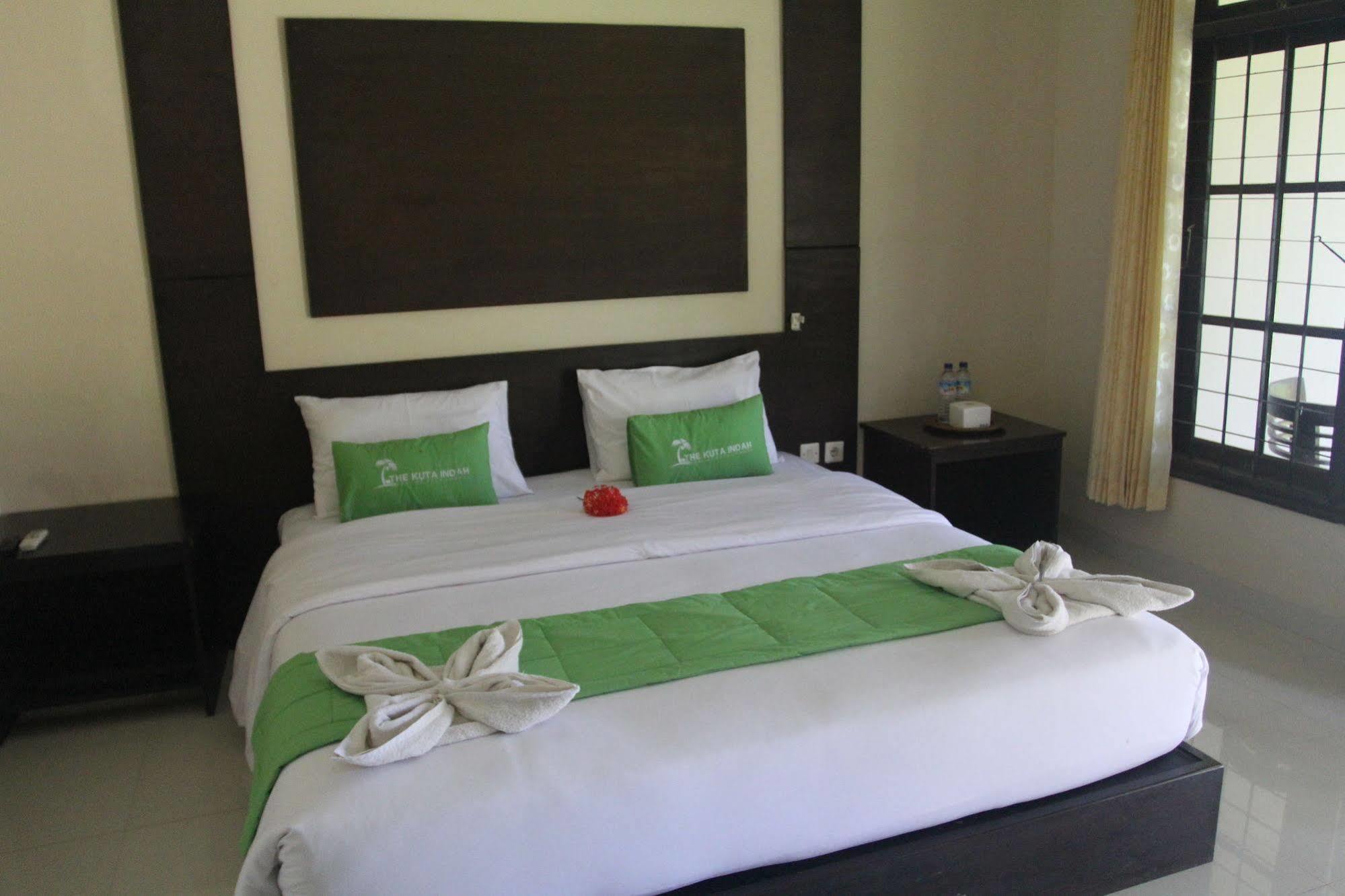 Kuta Indah Hotel Экстерьер фото