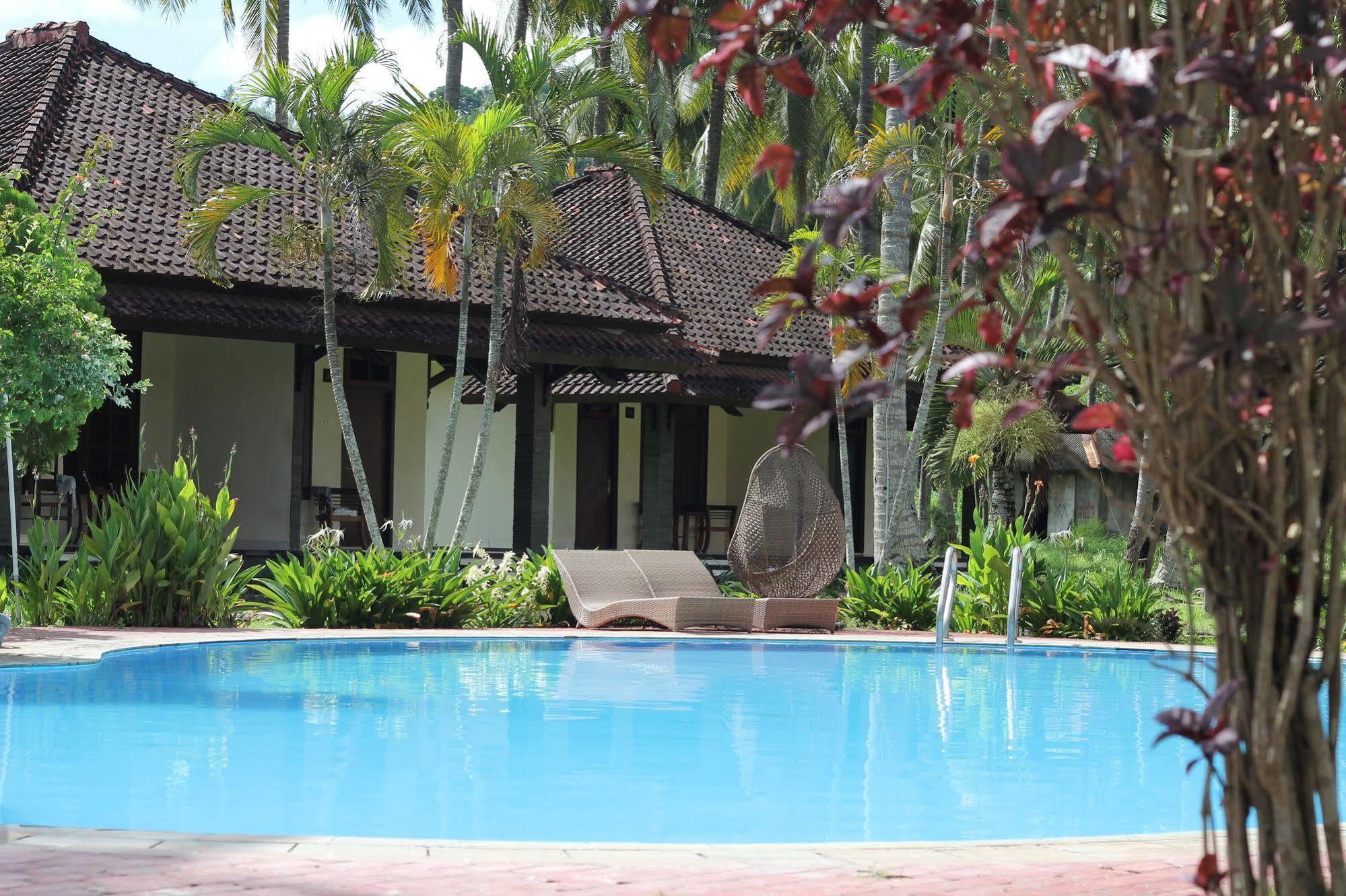 Kuta Indah Hotel Экстерьер фото