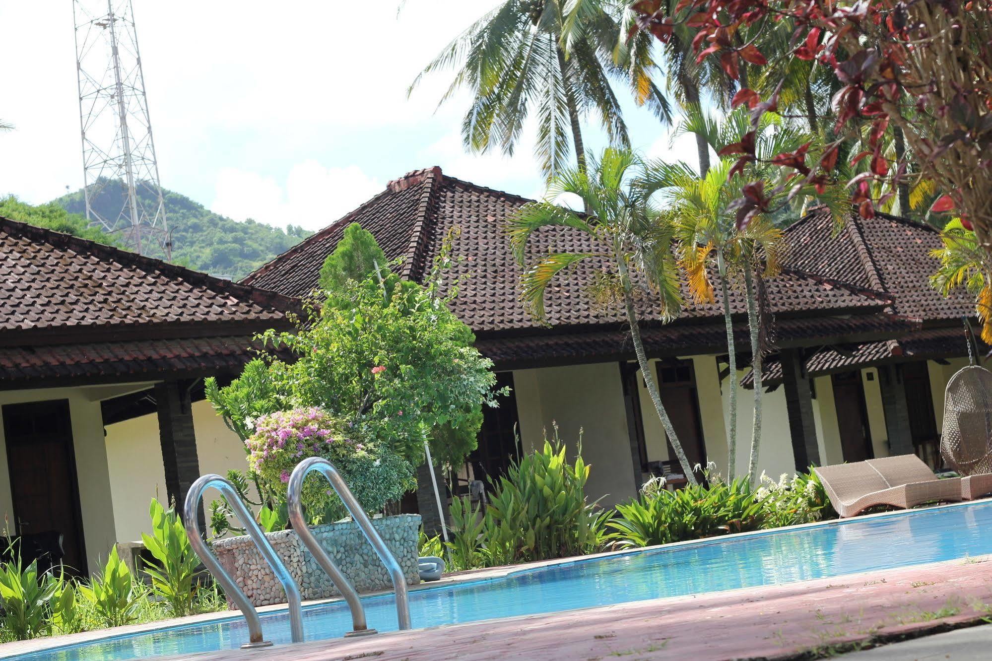 Kuta Indah Hotel Экстерьер фото