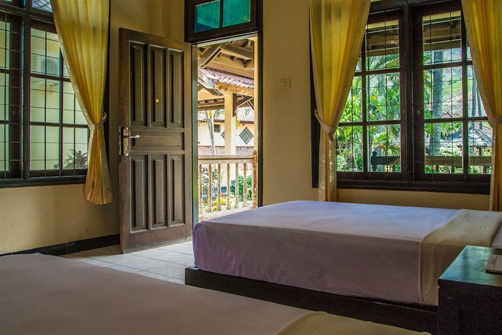 Kuta Indah Hotel Экстерьер фото