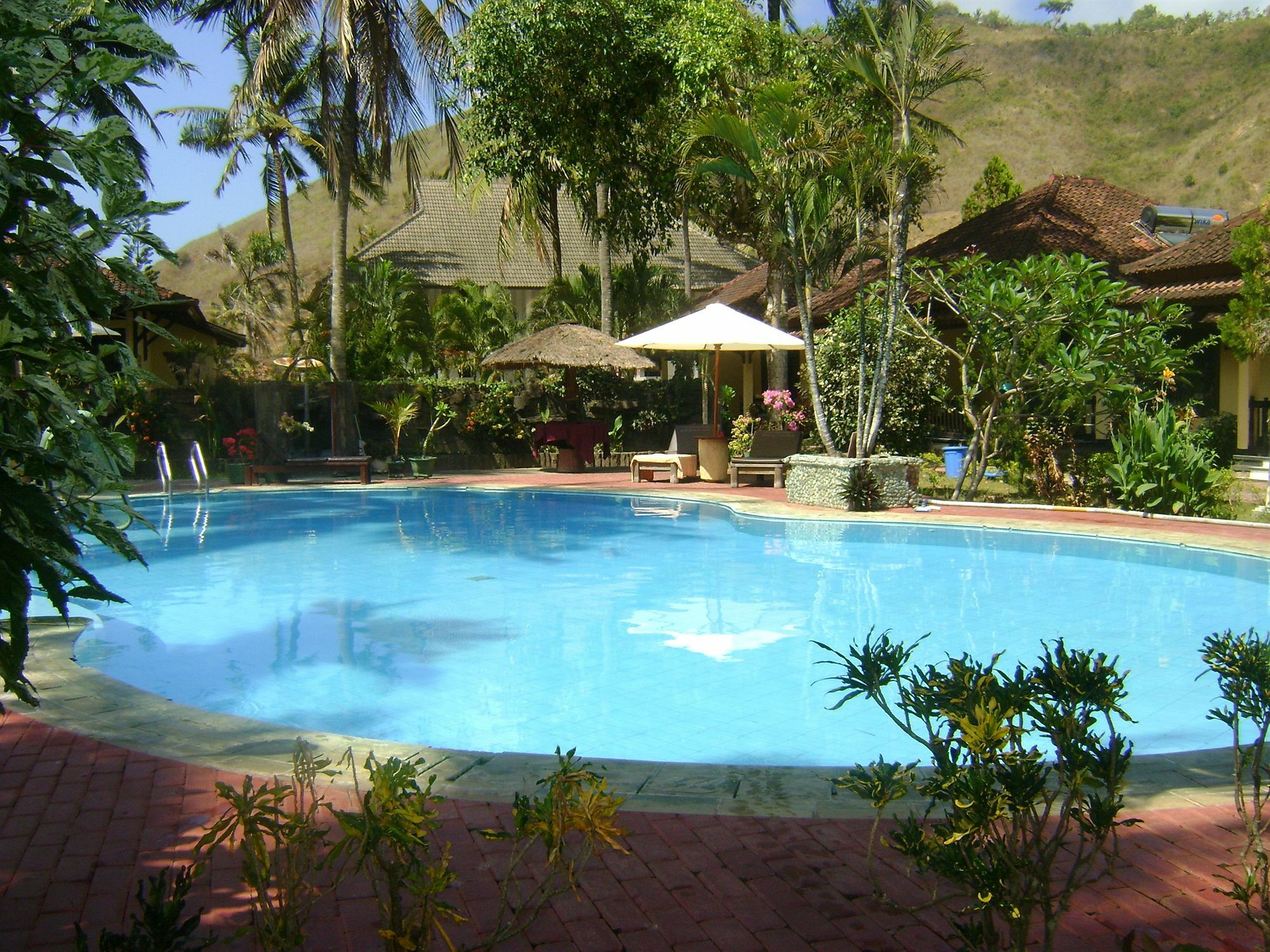 Kuta Indah Hotel Экстерьер фото