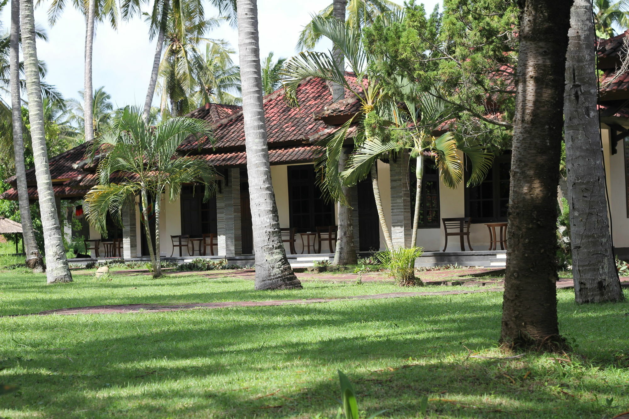 Kuta Indah Hotel Экстерьер фото