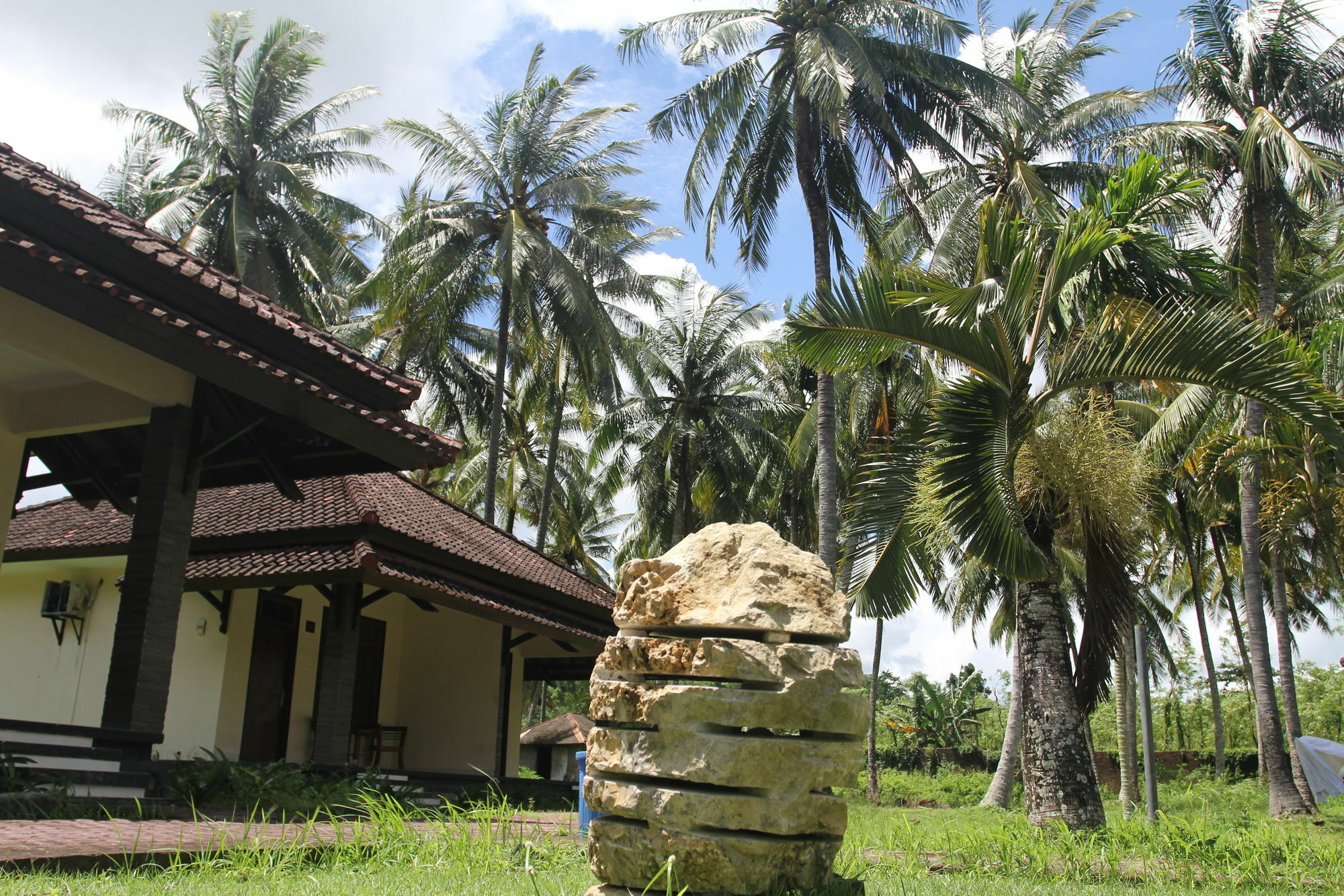 Kuta Indah Hotel Экстерьер фото